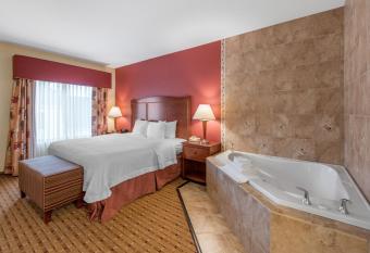 hotels with jacuzzi in room in fortuna ca