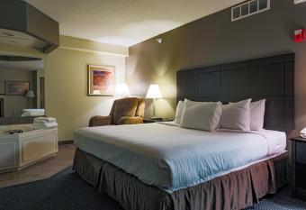 13 Romantic Hot Tub Hotels Near Lincoln, NE | RoomTubs.com
