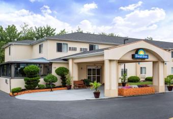 46 Smoke Friendly Hotels Near Levittown Pa Smokingfindercom