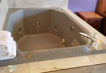 hotels in corona ca with jacuzzi in room